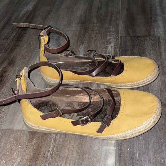 OTBT Suede Leather Buckle Espadrille - Picture 4 of 9